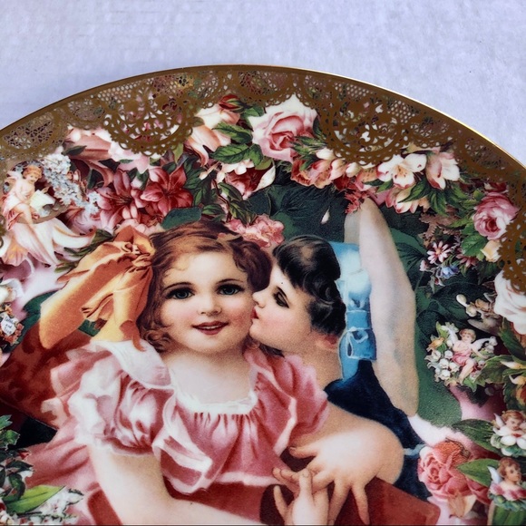 Victorian 1992 Dearest Kiss Collector's Wall Decor Art Plate - Picture 6 of 11
